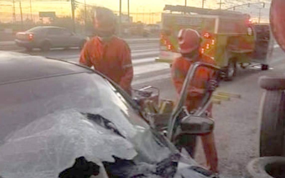 Choca contra pipa por la carretera a San Felipe La Voz de la